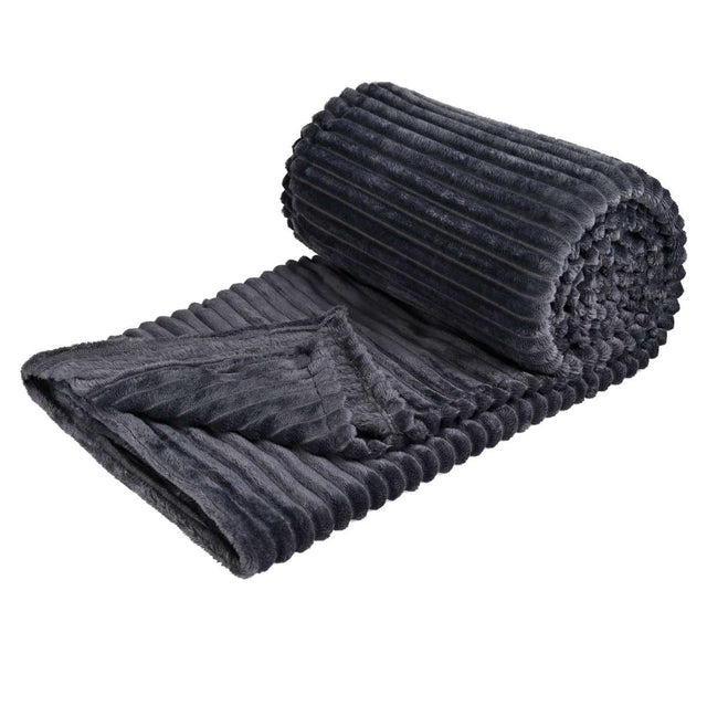 Cobija de Rayas matrimonial Gris Oscuro Doblada en Rollo