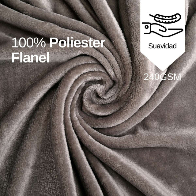 Cobija de flanel color gris claro tamaño matrimonial , 100% poliéster