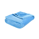 Cobija de flanel color turquesa tamaño matrimonial  doblada en forma rectangular